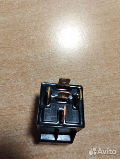 Реле автомобильное 12 в 40А