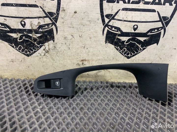 Кнопка стеклоподъемника задняя левая Vw Jetta A6