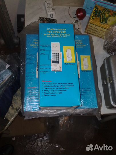 Настенный кнопочный телефон