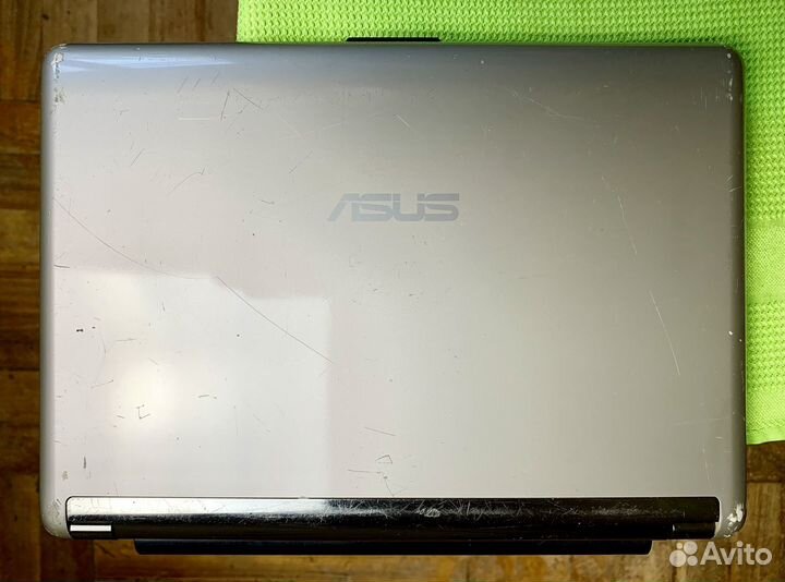 Компактный Asus 10.2