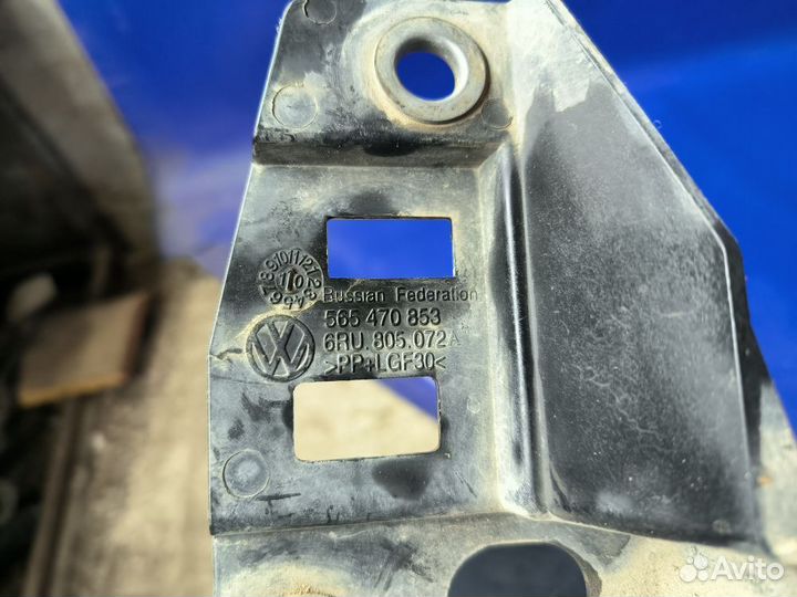 Кронштейн пер бампера правый Volkswagen Polo