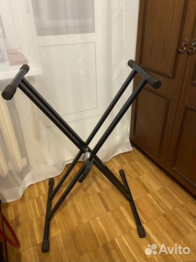 Стойка для синтезатора