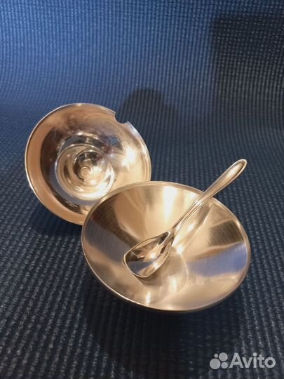 Серебряная икорница 925-й пробы и ваза