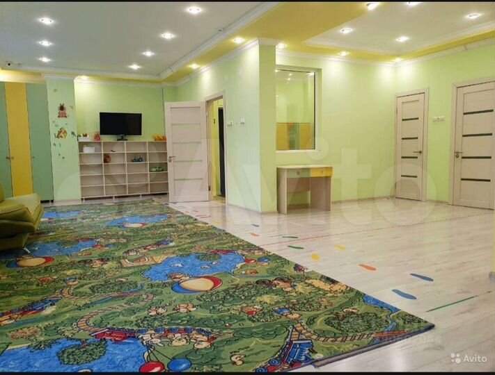 3-к. квартира, 93 м², 1/1 эт.