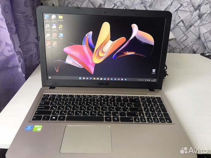 Ноутбук asus