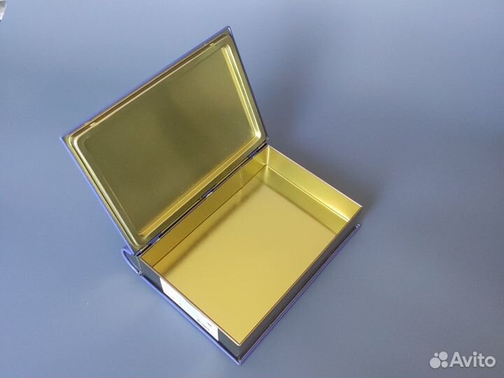 Жестяная коробка из под чая в виде книги
