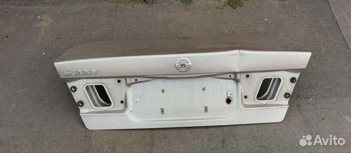 Крышка багажника Ниссан sunny