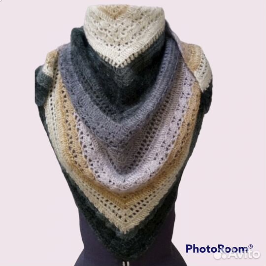 Бактус женский теплый ручной работы