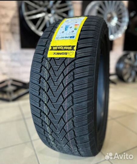 Sonix WinterXPro 888 205/45 R17 88V