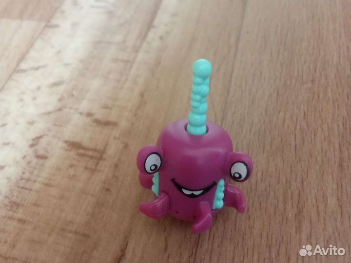 Осьминог игрушка из Киндер