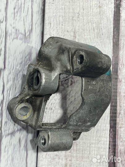 Кронштейн гидроусилителя руля 06C145383C