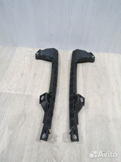 Направляющая заднего стекла двери Kia Rio 3