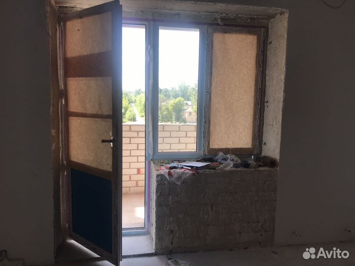 Балконная дверь с окном