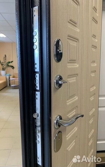 Дверь входная металлическая