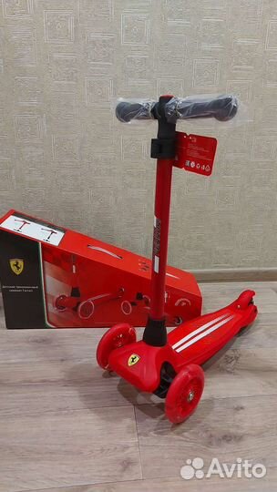 Самокат детский ferrari