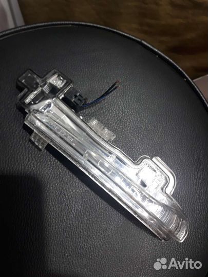 Вольво Повторитель поворота в зеркало S60 2010-н