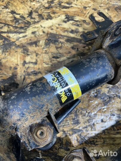 Амортизаторы передние Опель Астра H