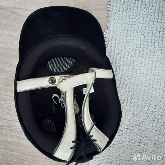 Шлем для конного спорта