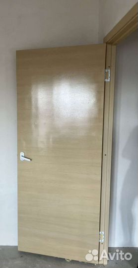 Двери межкомнатные с коробкой новые