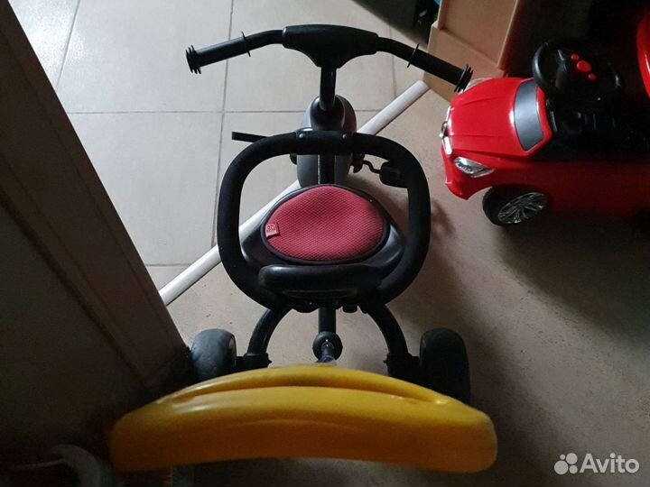 Детский велосипед трехколесный с ручкой