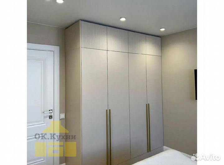 Распашной шкаф