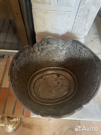 Антикварное ведро для шампанского