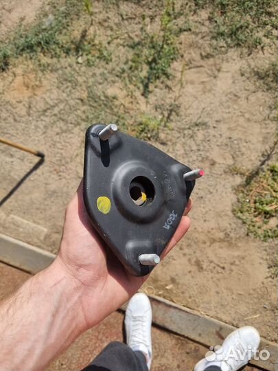 Опора переднего амортизатора