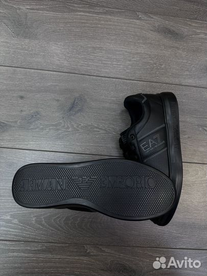 Кроссовки еа7