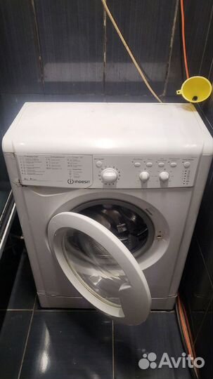 Стиральная машинка Indesit 4 кг