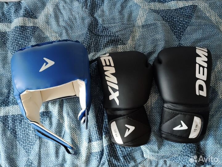 Шлем и перчатки