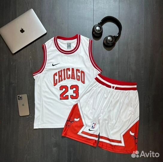 Мужской спортивный костюм 