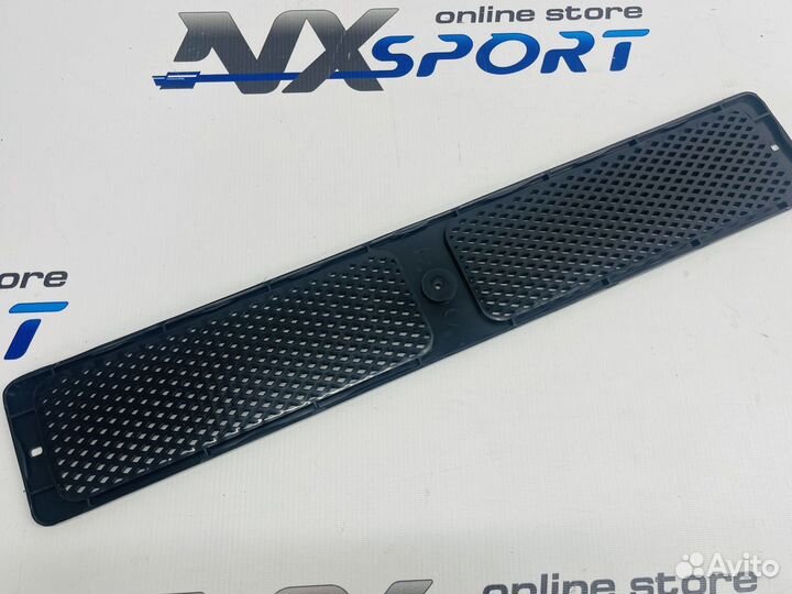 Решетка радиатора нижняя 2110, 2111, 2112 (точка)