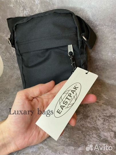 Сумка через плечо Eastpak