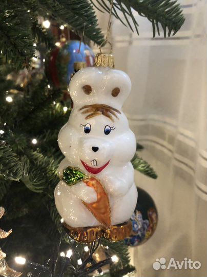 Новые елочные игрушки разных фабрик