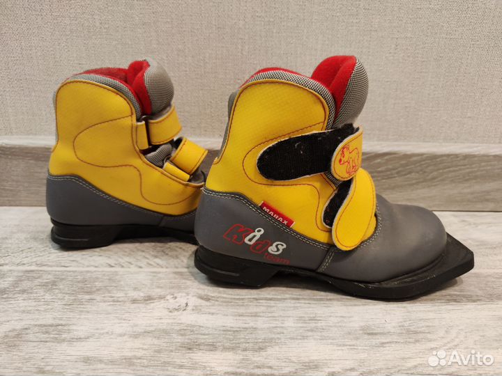 Лыжные ботинки размер 32