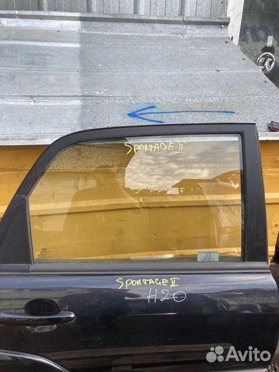 Стекло двери заднее правое Kia Sportage II