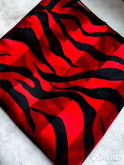 Платок винтажный шелк в стиле YSL