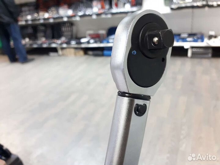 Динамометрический ключ 3/8