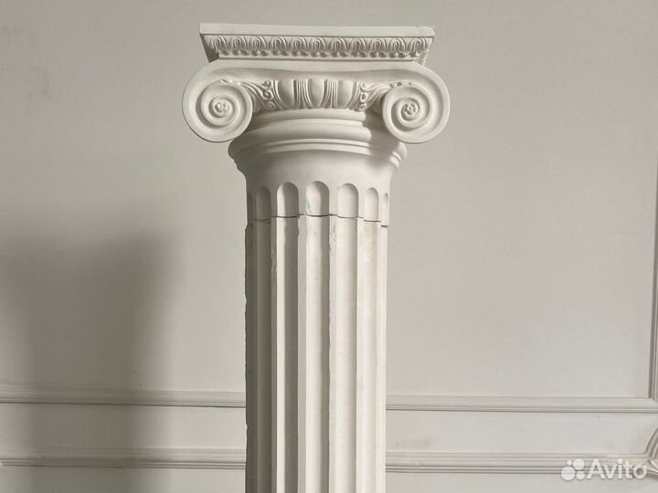 Колонна из гипса
