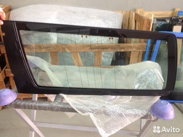 Стекло Volvo XC70 левое заднее с антеной и датч