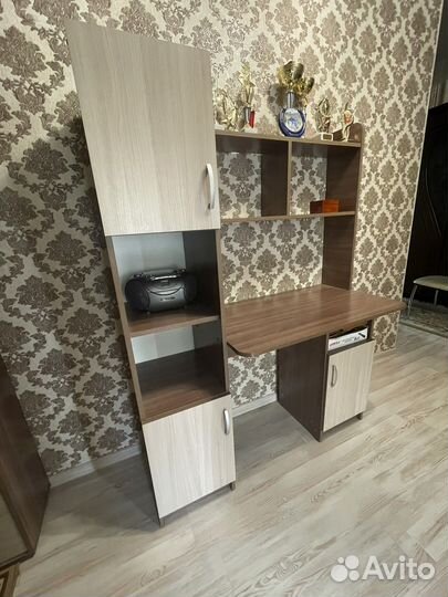 Письменный стол