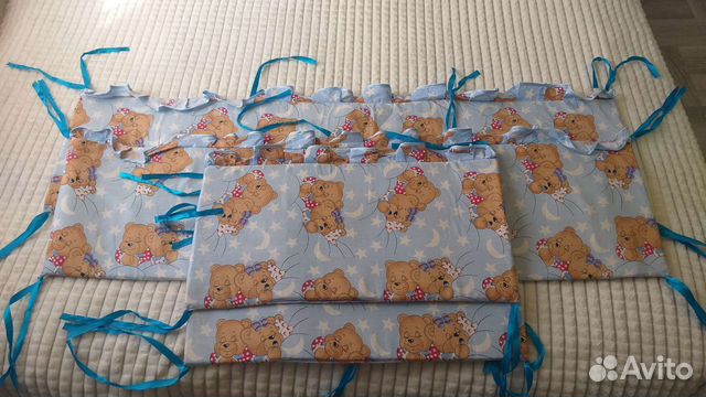 Бортики в кроватку + подушка