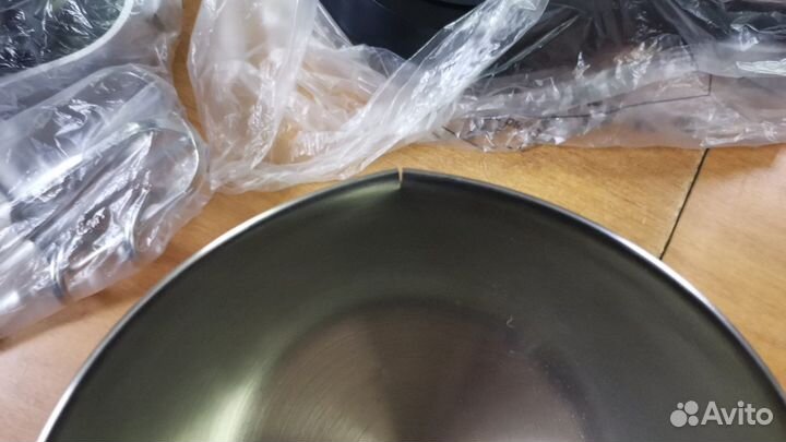 Миксер Beon BN-2204, трещина на чаше