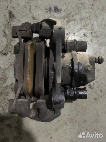 Суппорт задний левый Mercedes-Benz E-Class W211