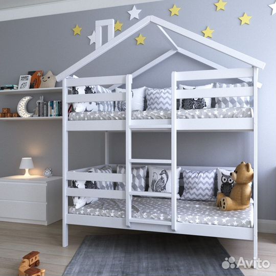 Двухъярусная кровать из дерева