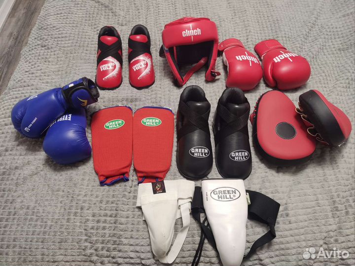 Кикбоксинг/бокс амуниция (шлем, перчатки, футы.)
