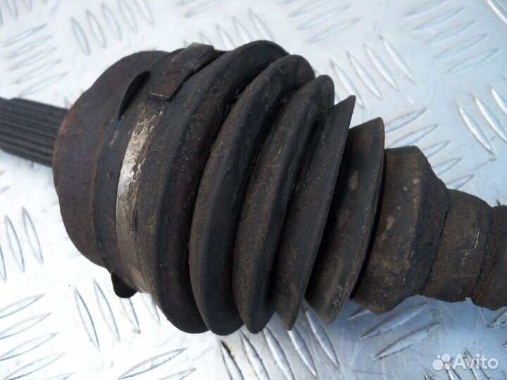 Привод передний правый Renault Symbol 1.4 06г