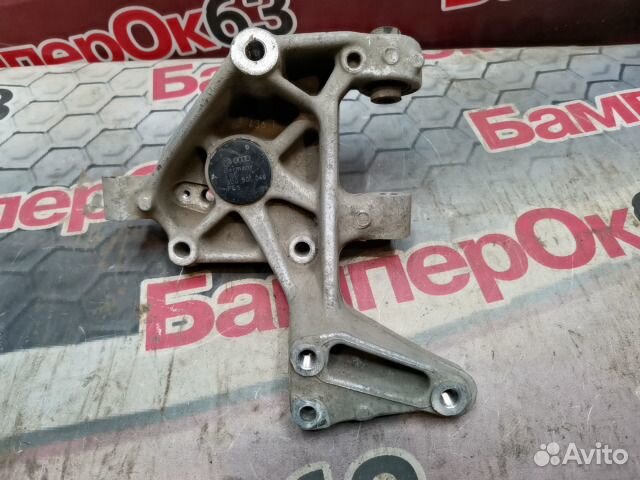 Кулак поворотный задний правый Volkswagen Passat