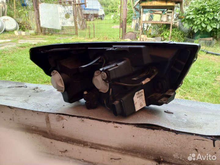 Фара лада Веста оригинал немного б/у
