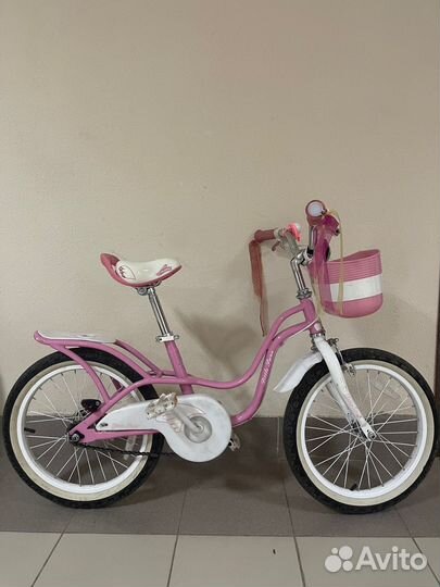 Етский велосипед Royal Baby Little Swan 18